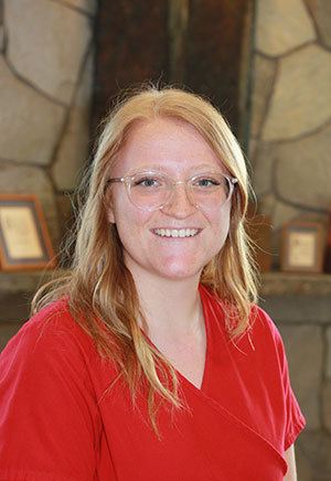 Iajaira – Dental Assistant