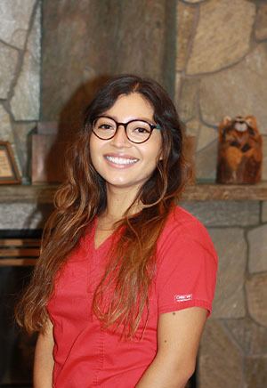 Iajaira – Dental Assistant